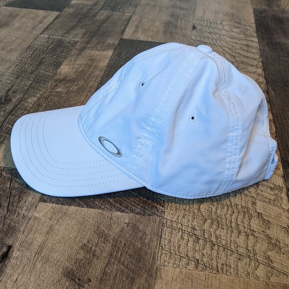 Oakley Hydrolix Hat Strapback Lightweight White Polyester Baseball Cap - Picture 2 of 6